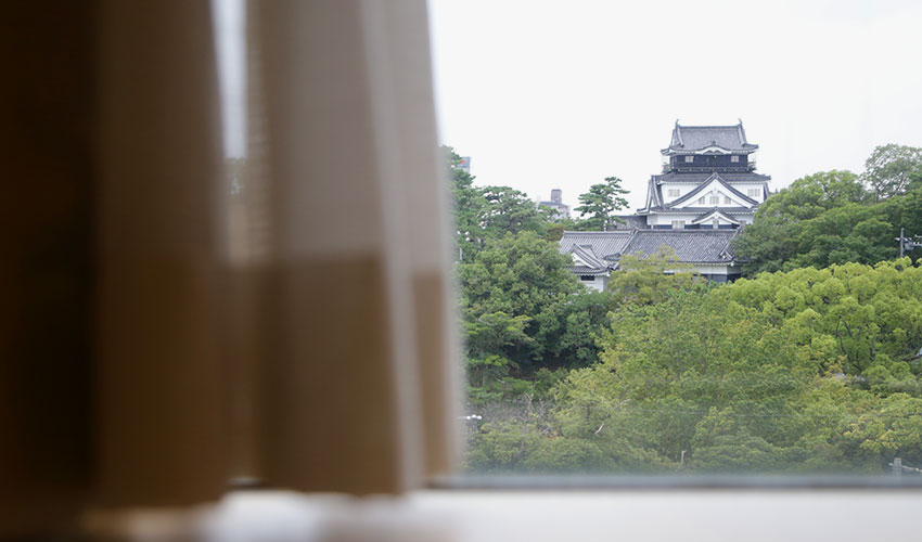 客室から望む岡崎城